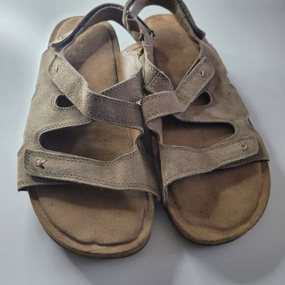 Cobbie Cuddlers Sandals Adjustable Strap Short Wedge Brown Suade Womens 9 - Picture 9 of 11